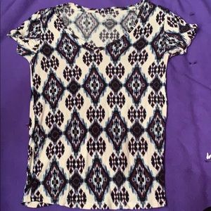 Vibrant v-neck t-shirt